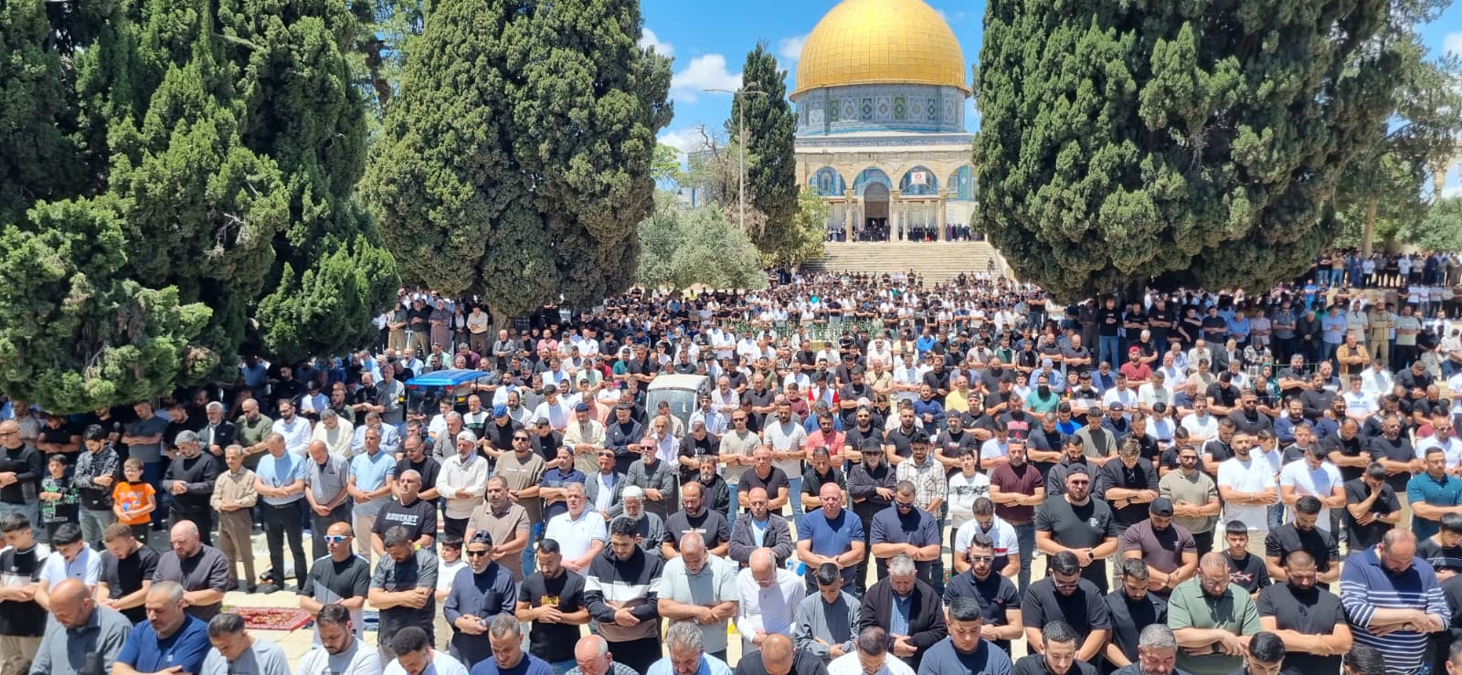 כ־65 אלף מתפללים קיימו את תפילת יום השישי במסגד אל־אקצא