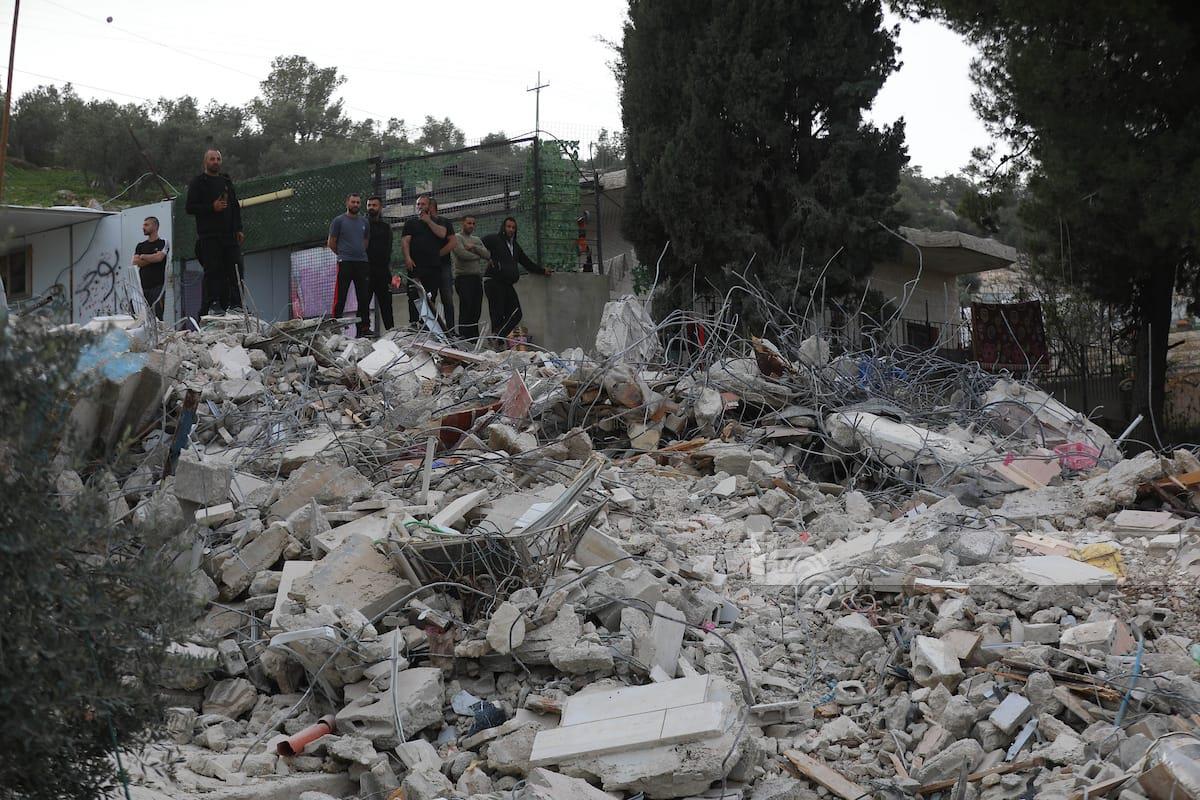 כוחות הכיבוש פוצצו בית של הרוג בחלול, מצפון לחברון