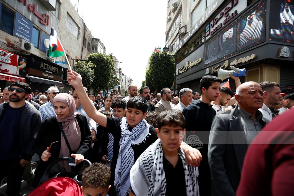 שביתה כללית והפגנות ברמאללה: "עצרו את הטבח בעזה"