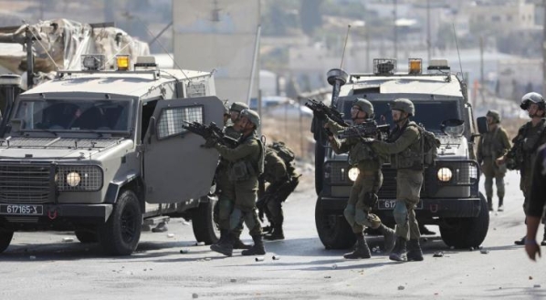 כוחות הכיבוש הרסו חזיתות חנויות בג'לזון ופלשו לאום א-שראיט, קיביא ונבי סאלח