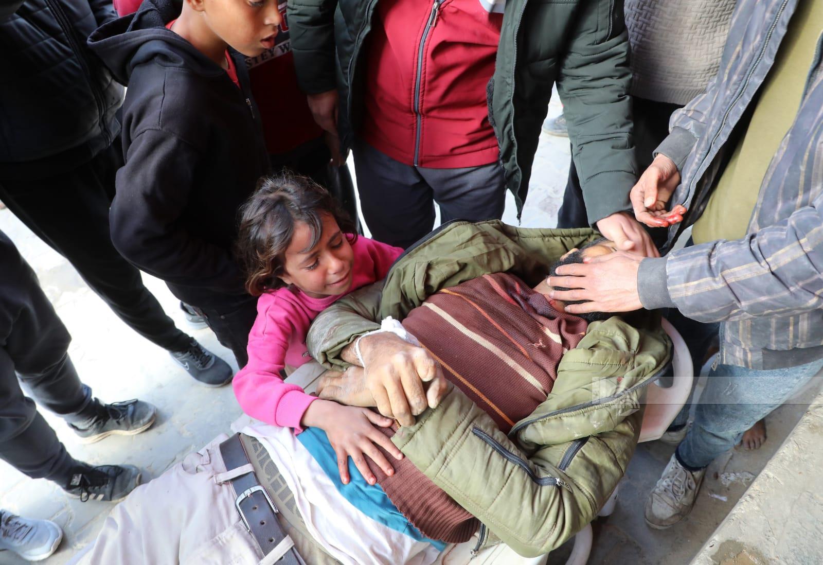 שני פלסטינים מתו מפצעיהם בעקבות ירי והפגזות הכיבוש ברפיח ובח'אן יונס