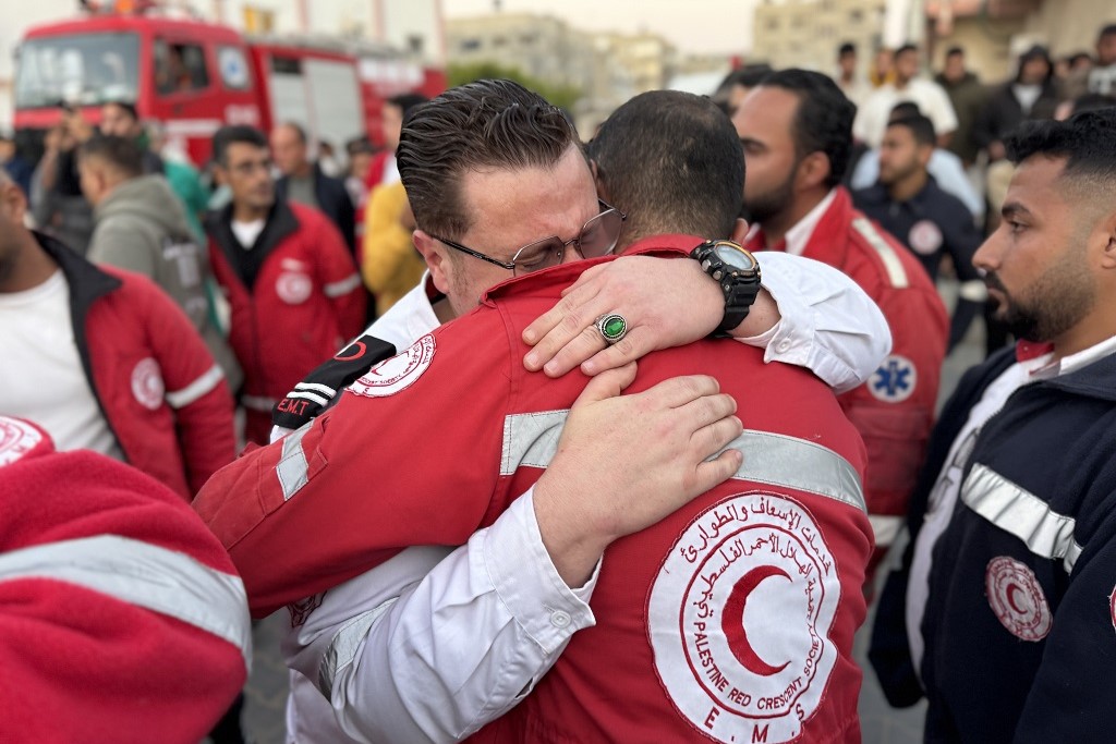 הפדרציה הבינלאומית של ארגוני הסיוע: לא נקבל מציאות שבה עמיתינו נקברים בקברי אחים בעזה