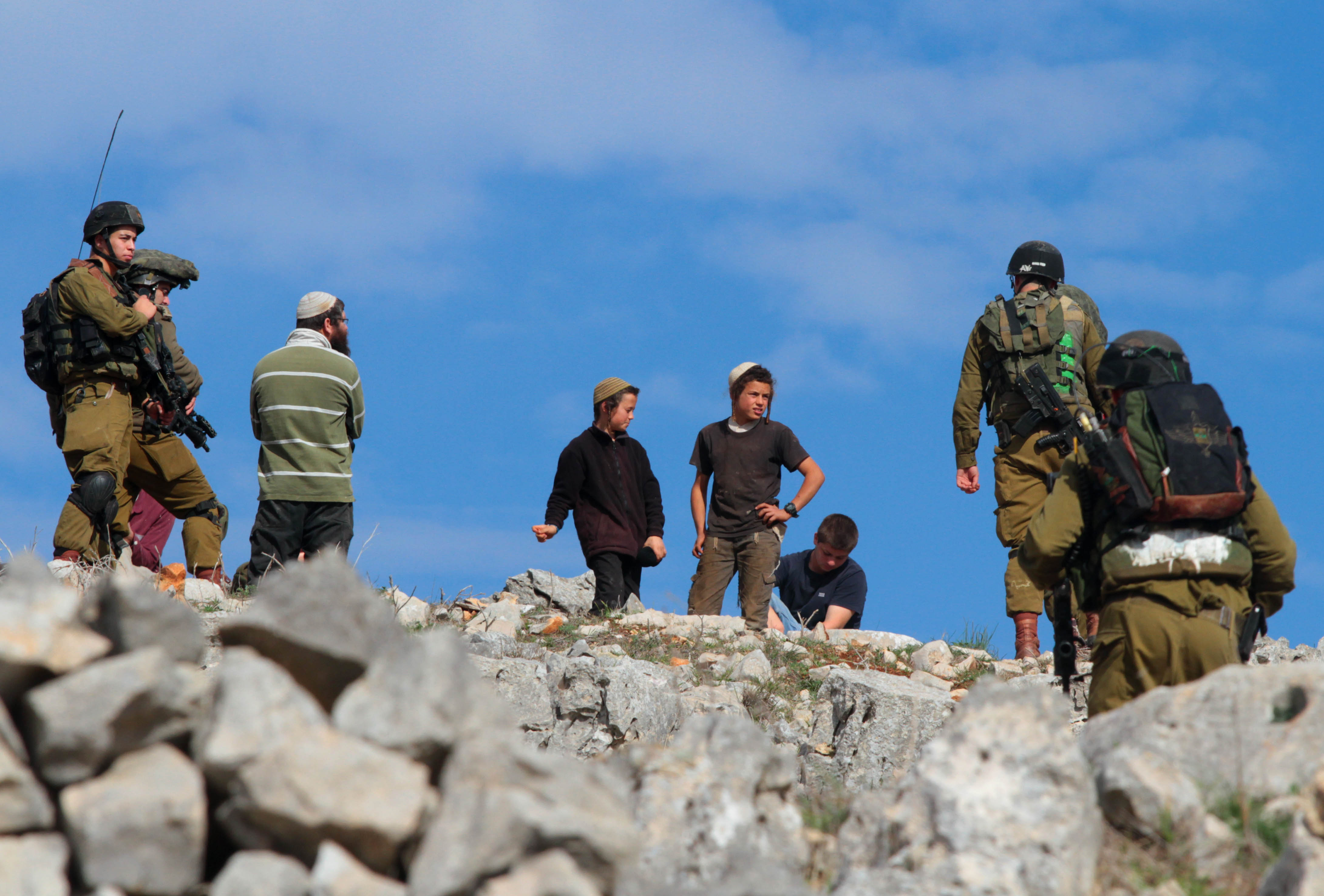 מתנחלים תקפו רכבים פלסטיניים ליד מחסום זעתרה