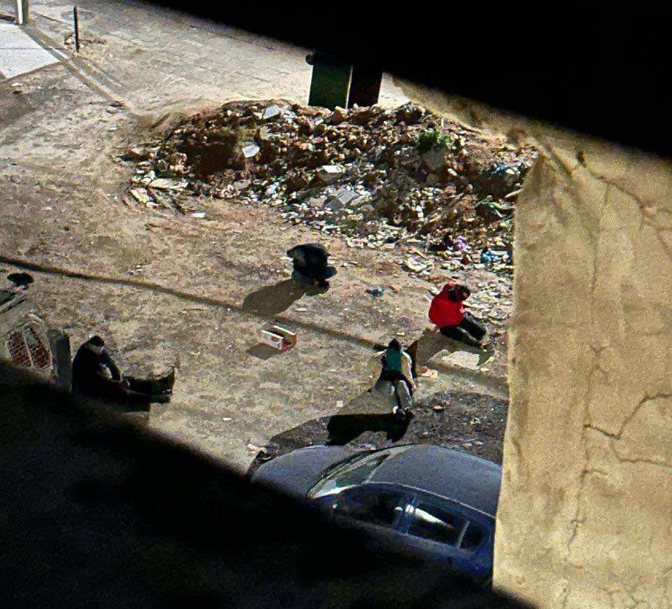 כוחות הכיבוש הישראלי עצרו שישה צעירים בפשיטה על מחנה קדורה ברמאללה