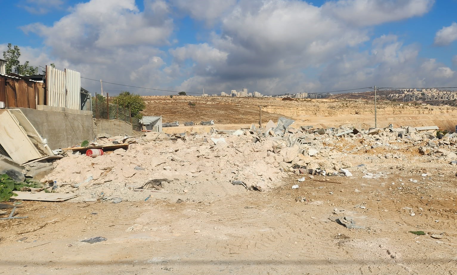רשויות הכיבוש הרסו מבני תעשייה בג'בע שמצפון־מזרח לירושלים