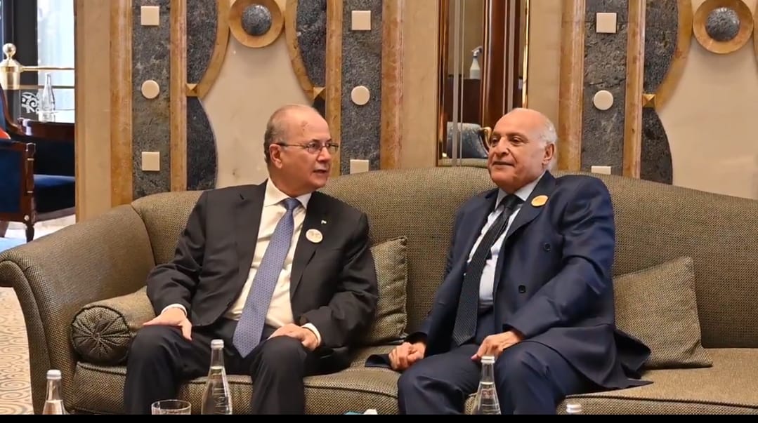 ראש ממשלת הרשות הפלסטינית נפגש עם שר החוץ האלג'יראי לקראת הפסגה הערבית-אסלאמית בריאד