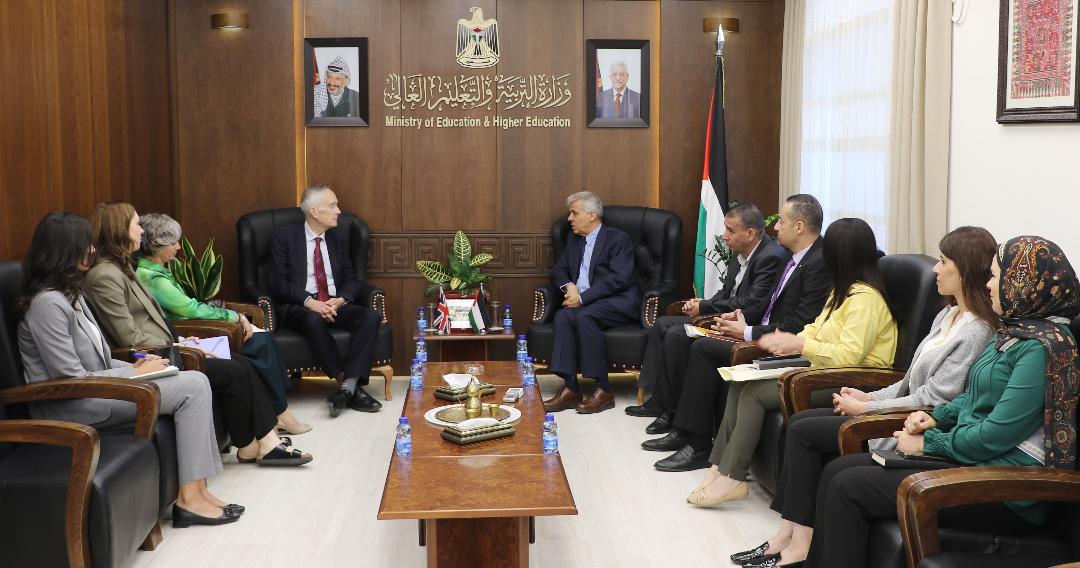 השר אמג’ד ברהם נפגש עם משלחת בריטית: “נחזק את השותפות ונפתח חינוך פלסטיני חדשני”