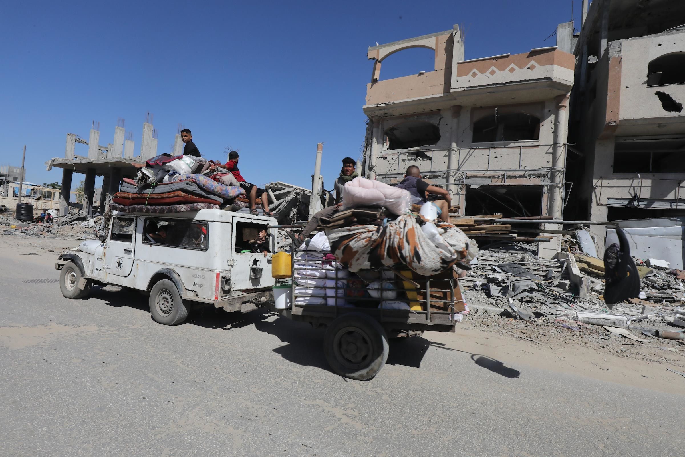 כוחות הכיבוש ממשיכים לכפות על תושבי מרכז עזה לעזוב את בתיהם