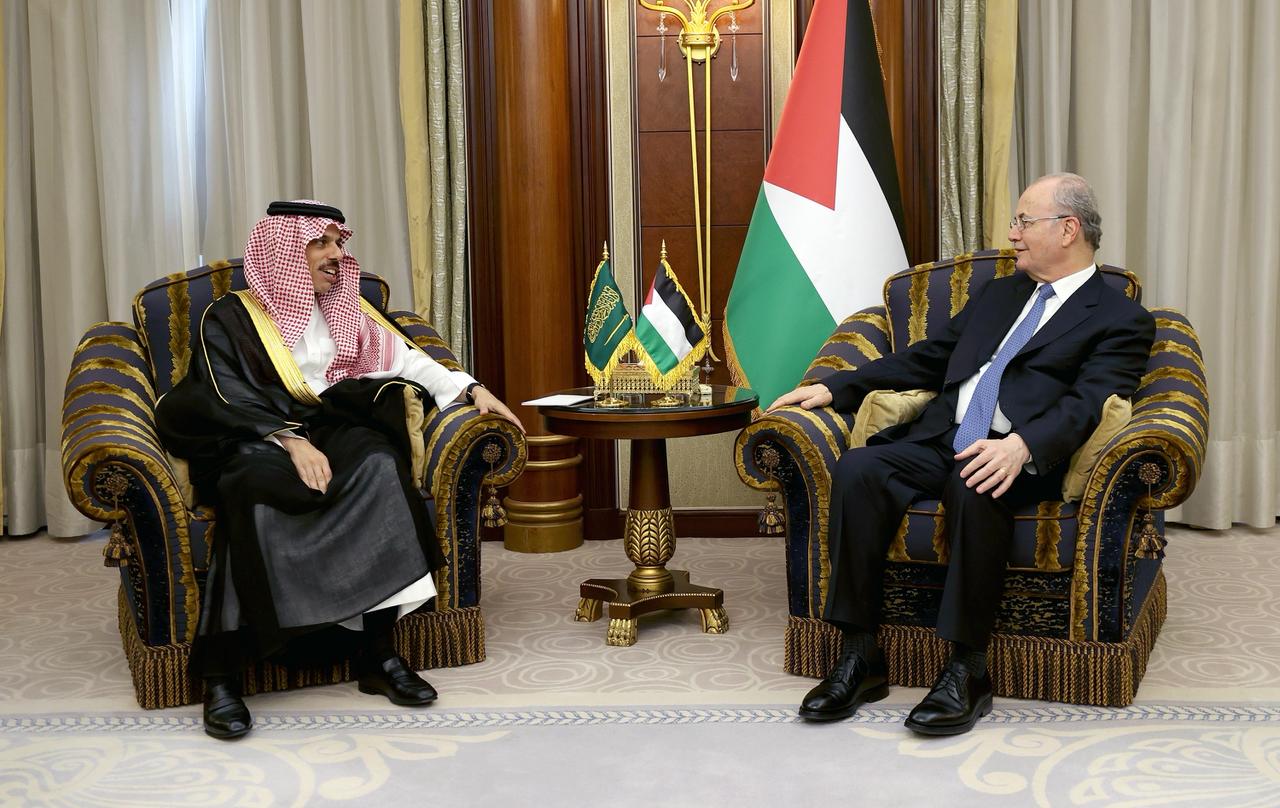 מוסטפא נפגש בריאד עם שר החוץ הסעודי: תיאום עמדות סביב ההתפתחויות האחרונות בפלסטין