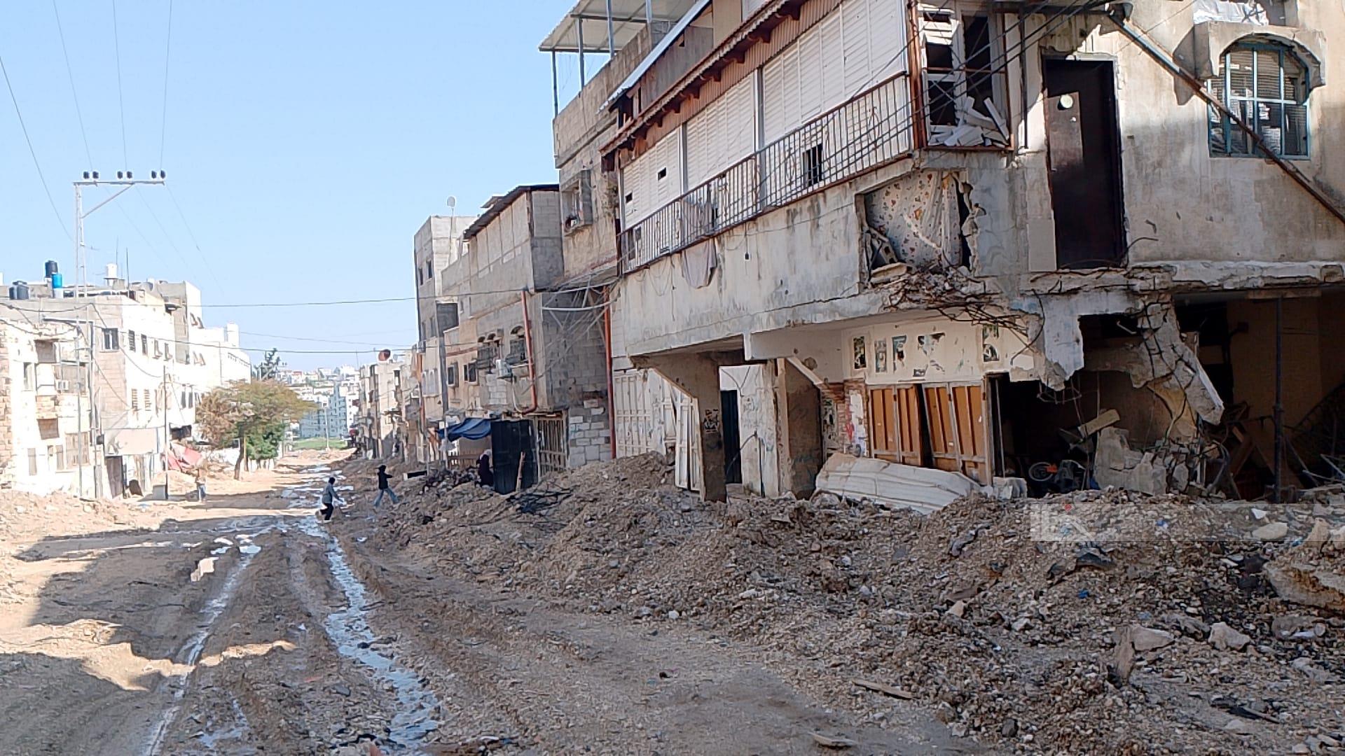 כוחות הכיבוש שולחים תגבורות נוספות לטולכרם, הורסים ומציתים בתים