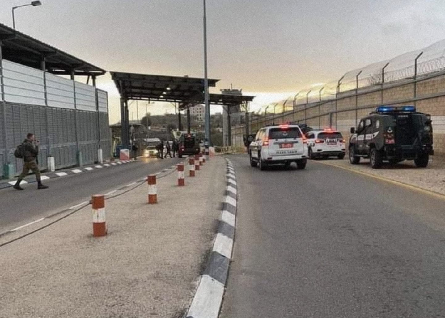 אזרח נפצע מירי כוחות הכיבוש בעיירה א-ראם שבצפון ירושלים