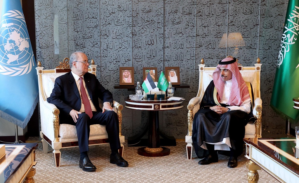 מוסטפא ושר החוץ הסעודי נפגשו בניו יורק: קידום מאמץ בינלאומי להפסקת המלחמה בעזה וחתימה על הסכמות אסטרטגיות בין המדינות