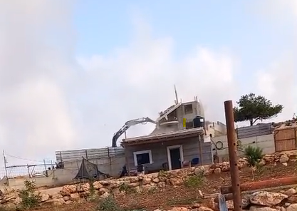 כוחות הכיבוש הרסו בית בכפר שוקבא שממערב לרמאללה