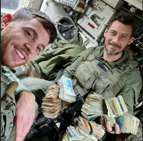 מהזהב ועד קופות החיסכון של הילדים: כוחות הכיבוש מרחיבים את מעגל הביזה בפשיטות בגדה