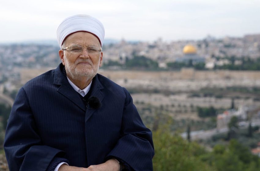 כוחות הכיבוש מנעו מהשייח' עכרמה צברי להיכנס למסגד אל־אקצא למשך שישה חודשים