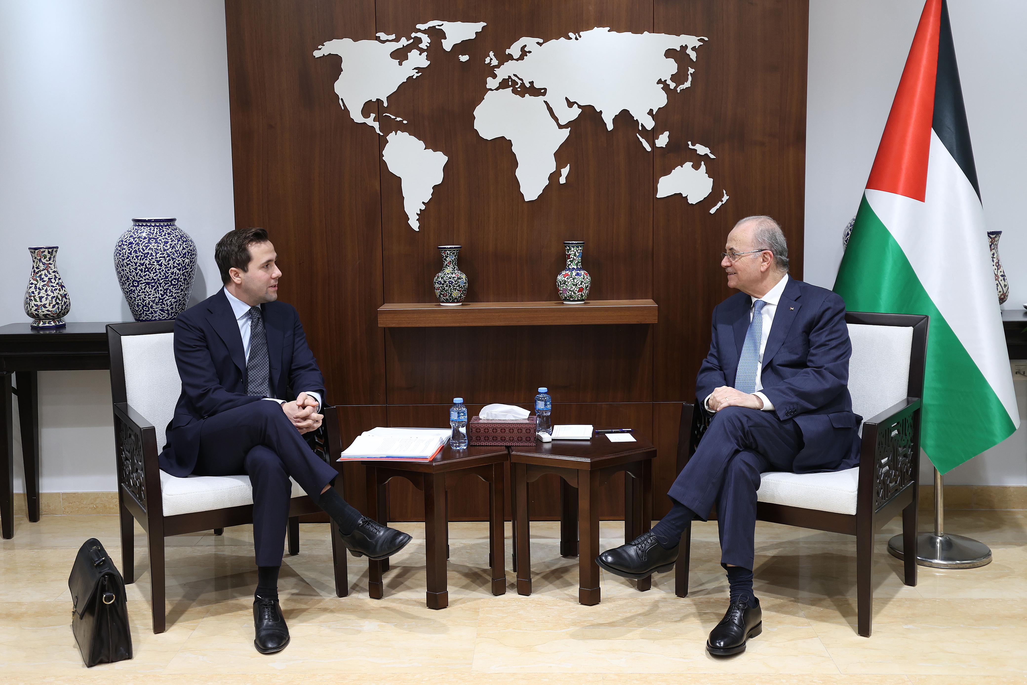 ראש הממשלה הפלסטיני נפגש עם שר שוודי: "הכיבוש הוא המכשול המרכזי לכל פיתוח ויציבות"