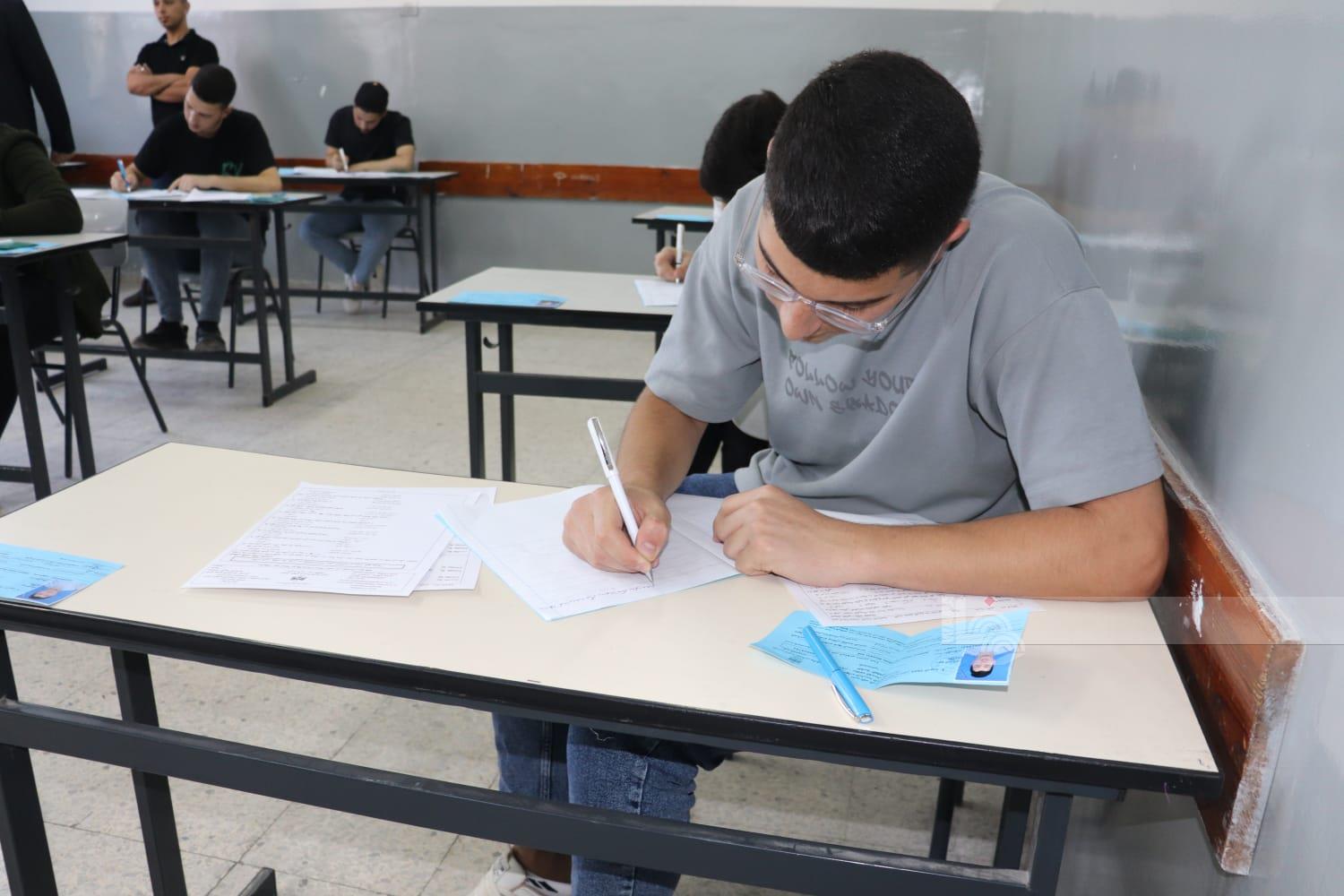 כ־91 אלף תלמידים ותלמידות ייגשו מחר לבחינות הבגרות הפלסטיניות בצל תנאים קשים