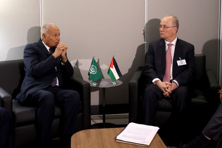 ראש הממשלה מוחמד מוסטפא דן בהתפתחויות בפלסטין עם מזכ"ל הליגה הערבית ושר החוץ של קפריסין