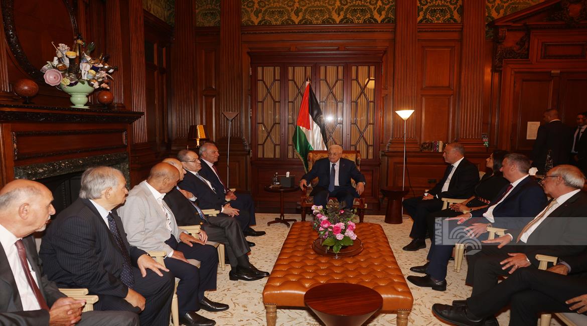 אבו מאזן נפגש עם נציגי הקהילה הפלסטינית בבריטניה