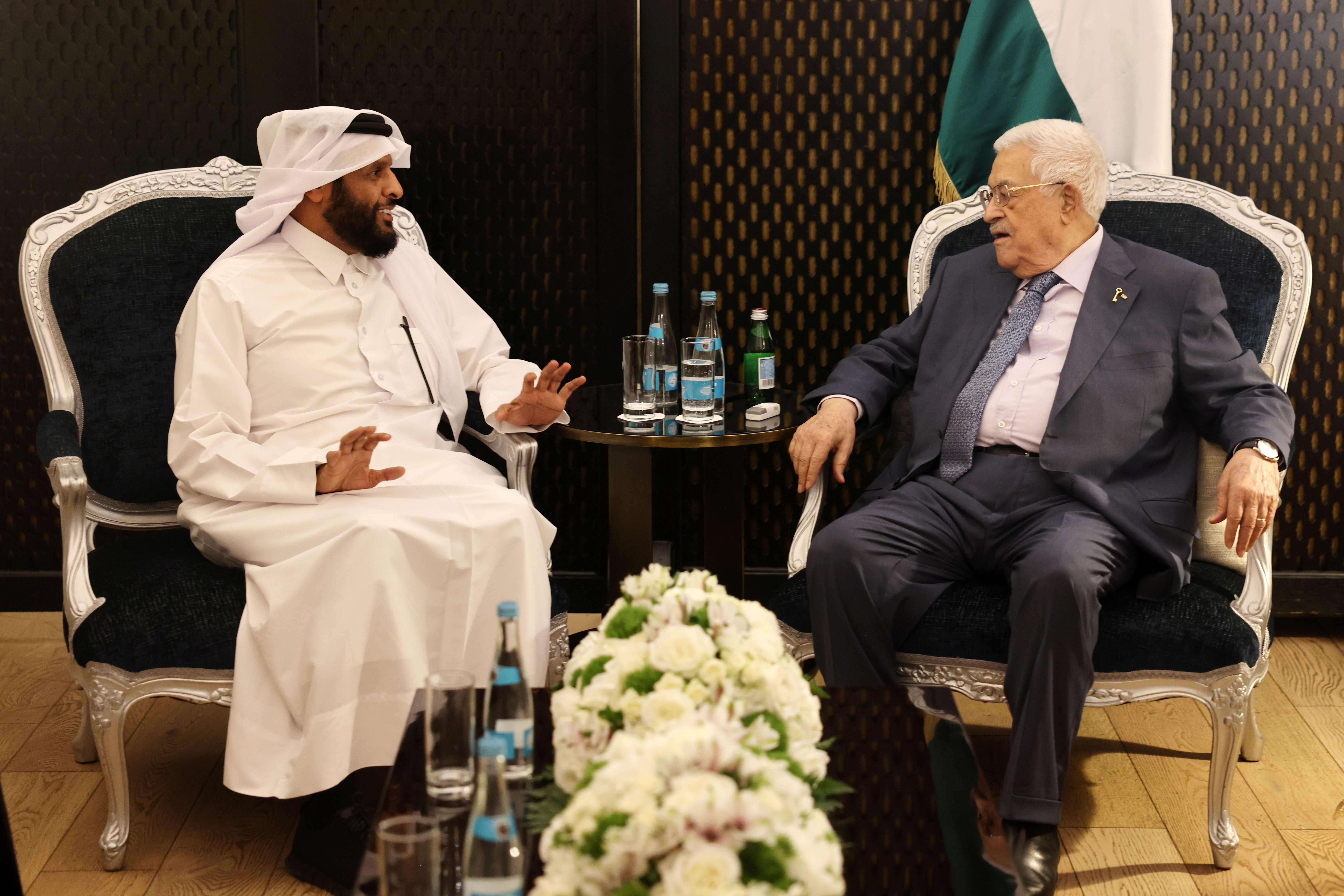 הנשיא עבאס נפגש עם יו"ר מועצת קרנות הסיוע ההומניטרי בדוחא: "קטאר ממשיכה לתמוך בעמידתנו"