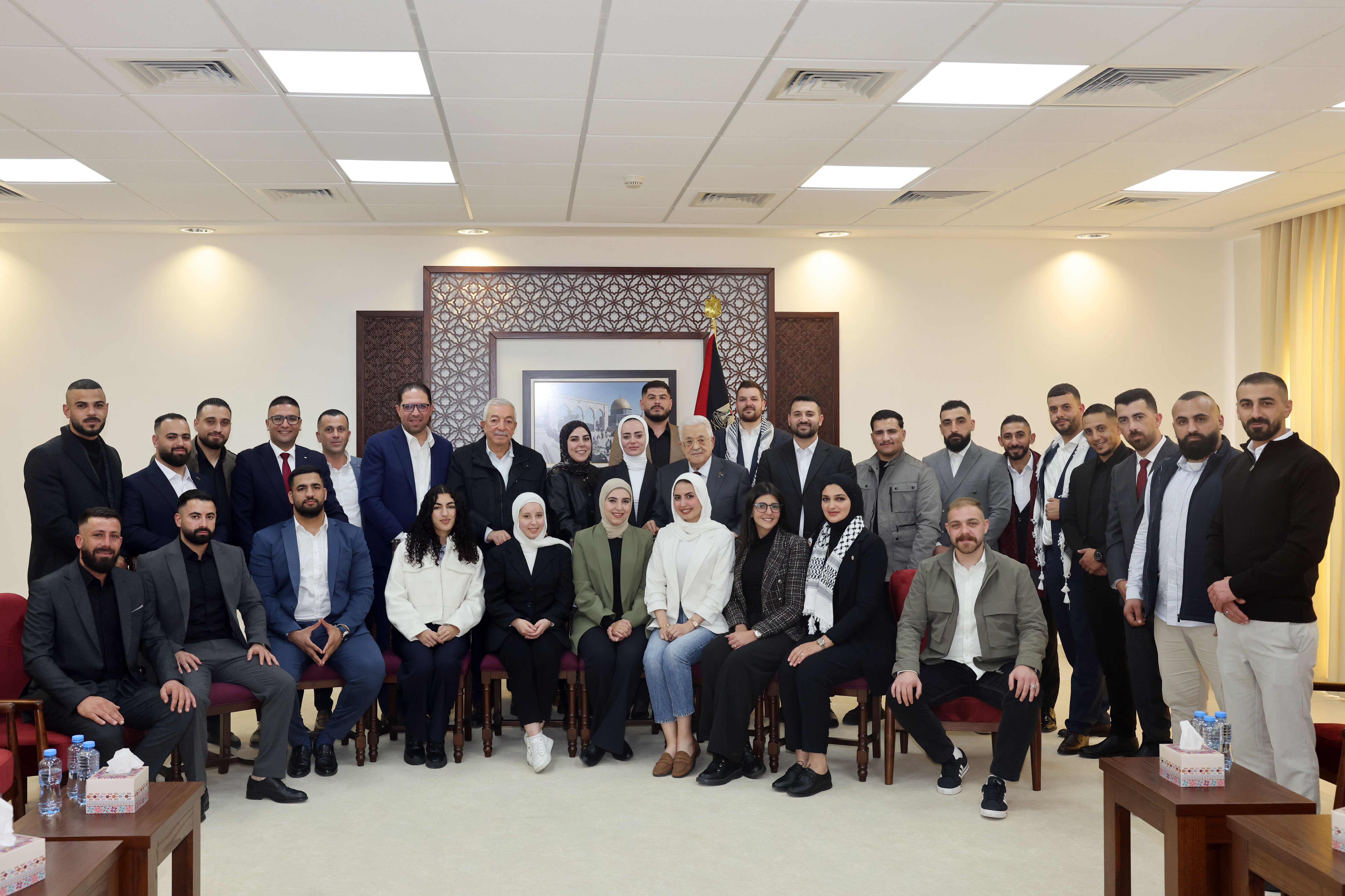 נשיא פלסטין פגש את משלחת מזכירות צעירי פתח