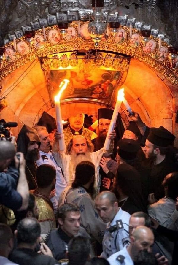 למרות הכל הודלק נר שבת אור בכנסיית הקבר