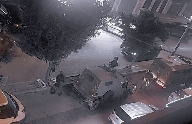 צעיר נפצע מירי כוחות הכיבוש בראם מצפון לירושלים