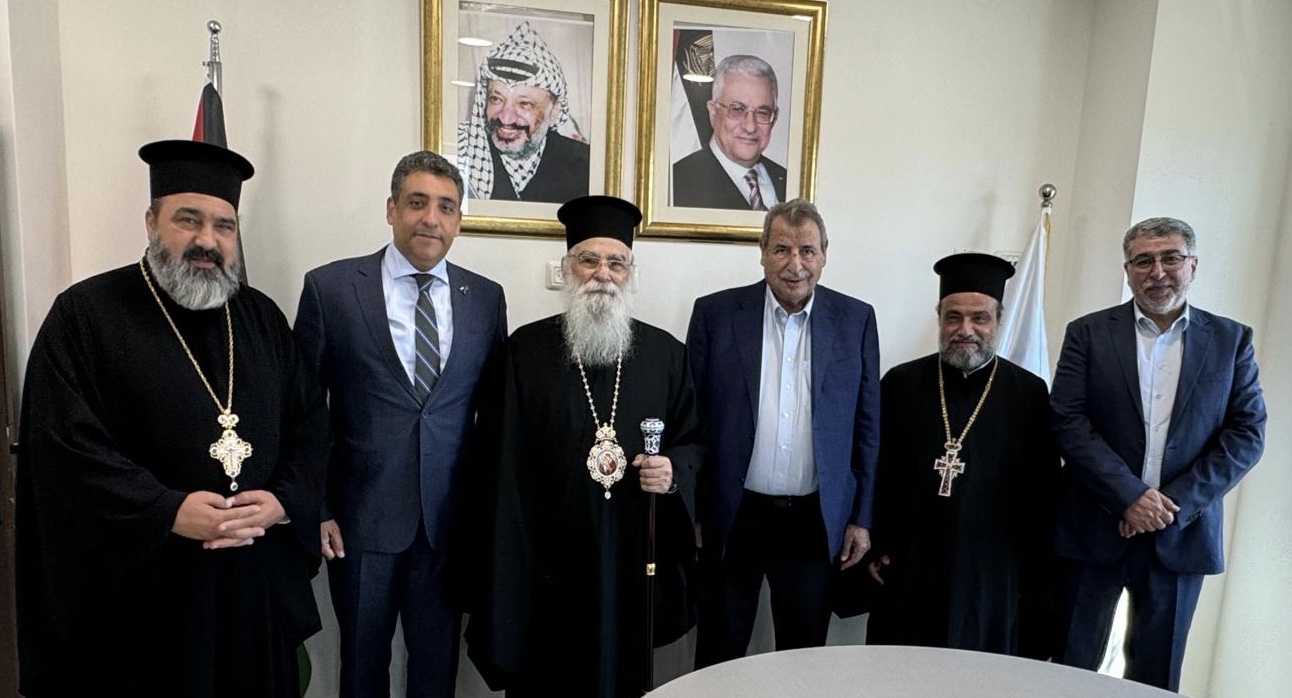 נציג אש"ף נפגש עם המטרופוליט תימוטאוס בקפריסין: קריאה לתמיכה בינלאומית במאבק הפלסטיני