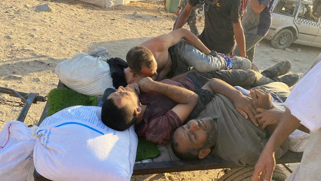 חיילי הכיבוש צדים את הרעבים כמו ציפורים בצפון רצועת עזה