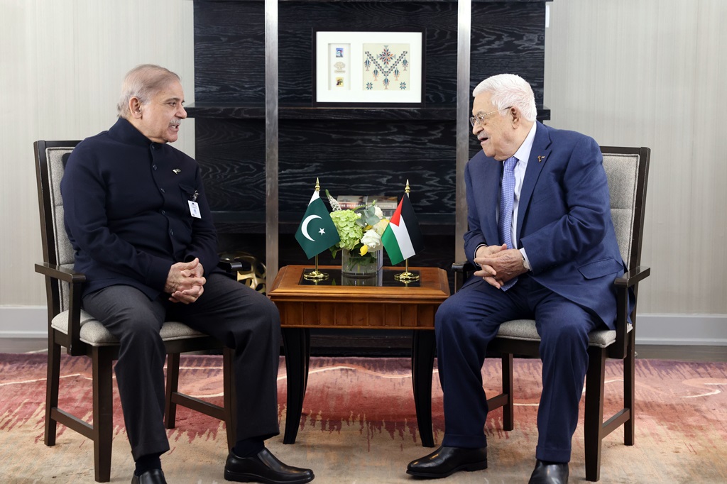 הנשיא עבאס לראש ממשלת פקיסטן: דרישה לנסיגה מלאה מעזה ולחברות מלאה באו"ם