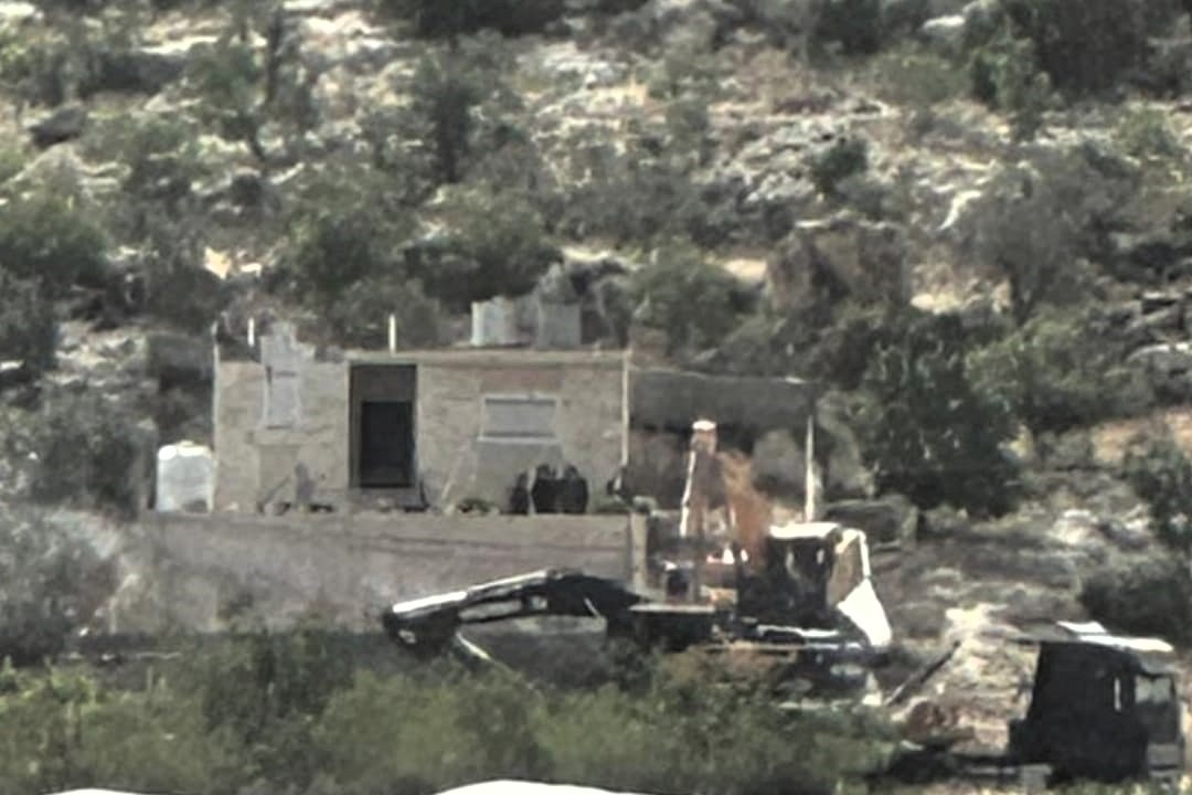 כוחות הכיבוש הרסו בית בן עשר שנים באידנא שממערב לחברון