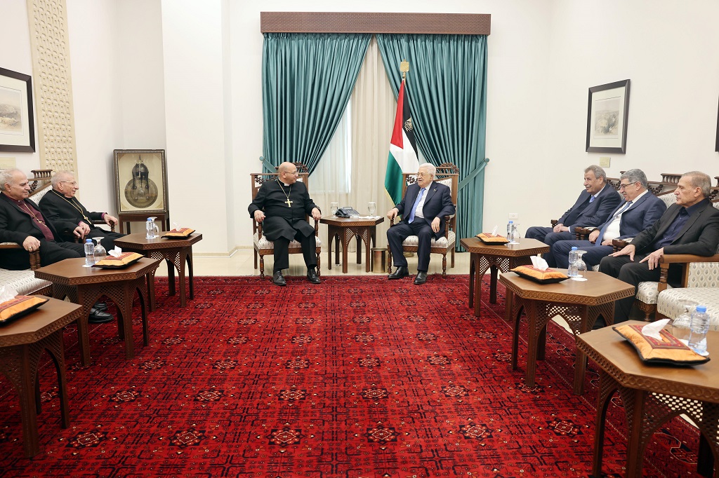 עבאס בירך את הבישוף עמאד חדאד עם כניסתו לתפקיד בישוף הכנסייה האוונגליסטית־הלותרנית בירדן ובארץ הקודש