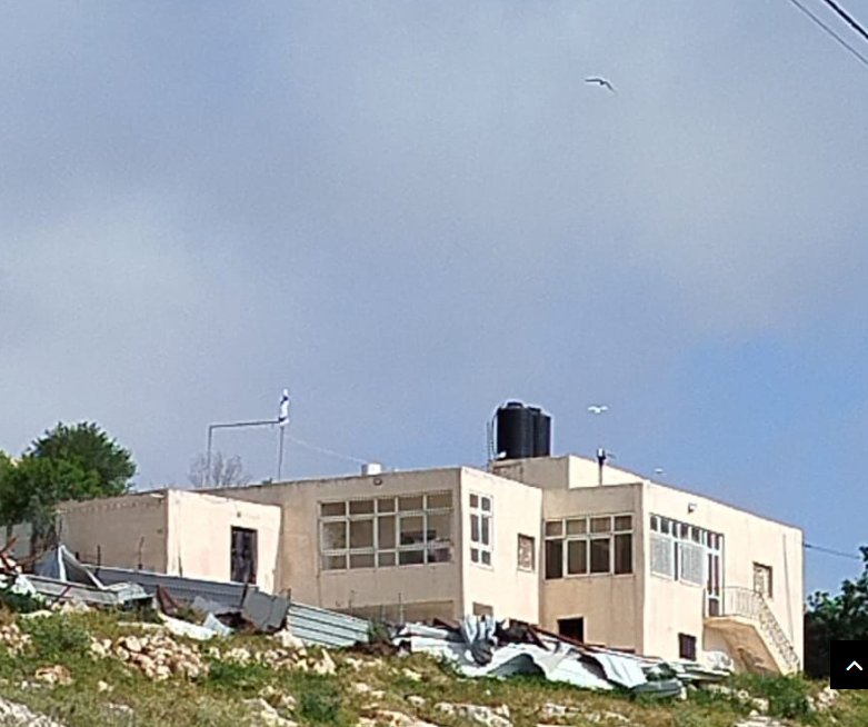 מתנחלים השתלטו על בית בדיר ג'ריר; כוחות הכיבוש עצרו שני אחים בכפר נעמה