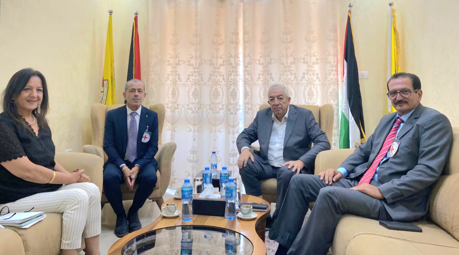 מוחמד אל-עלול ונציג הצלב האדום הבינלאומי: דיון במצב ההומניטרי החמור