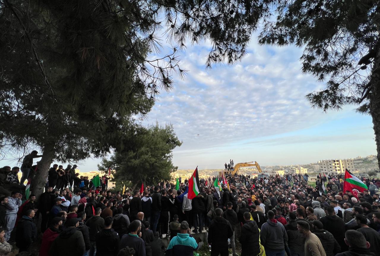 אלפים בהלוויית הנער מאבו דיס