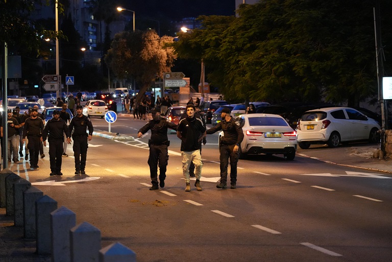 "מחיפה ועד עזה": הפגנת מחאה על המתקפה הישראלית- עימותים ומעצרים 