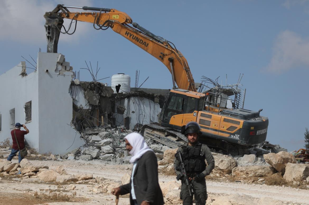 כוחות ישראליים הורסים בית ליד יריחו