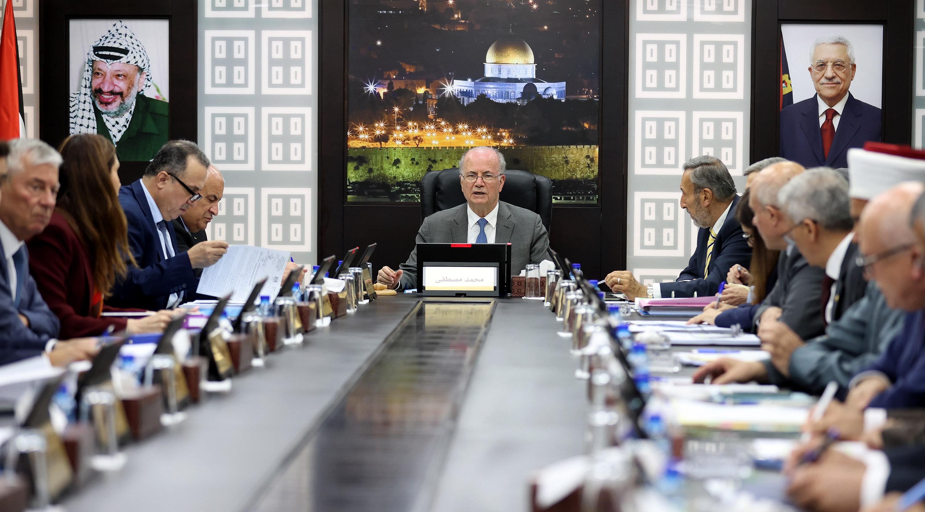 הממשלה הפלסטינית דורשת צעדים בינלאומיים מחייבים להפסקת המלחמה בעזה ולבלימת תוכניות ההתנחלות בירושלים