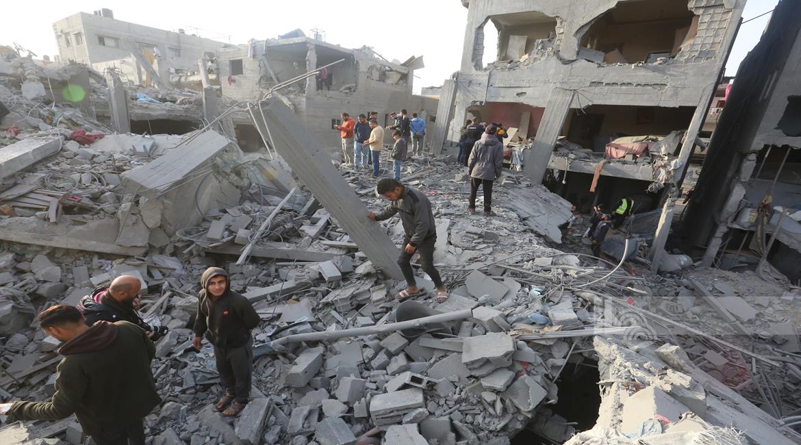 טבח נוסף ברצועת עזה: 25 הרוגים, בהם נשים וילדים, ועשרות פצועים בתקיפות כוחות הכיבוש