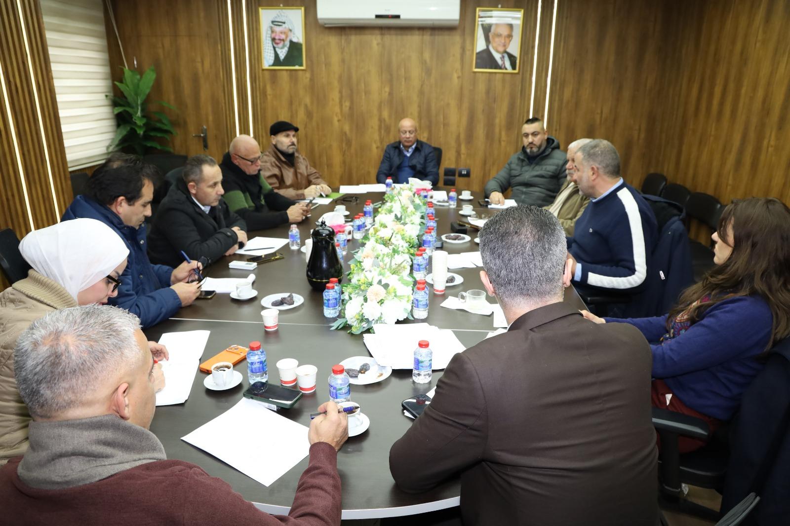 מחלקת ענייני הפליטים באש״ף עומדת בראש ועדה עליונה למעקב אחר סכסוך העבודה באונר״א