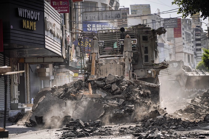 כוחות הכיבוש פלשו הלילה לטולכרם, ביצעו עבודות הרס וחסמו את הגישה למחנה נור א-שמס
