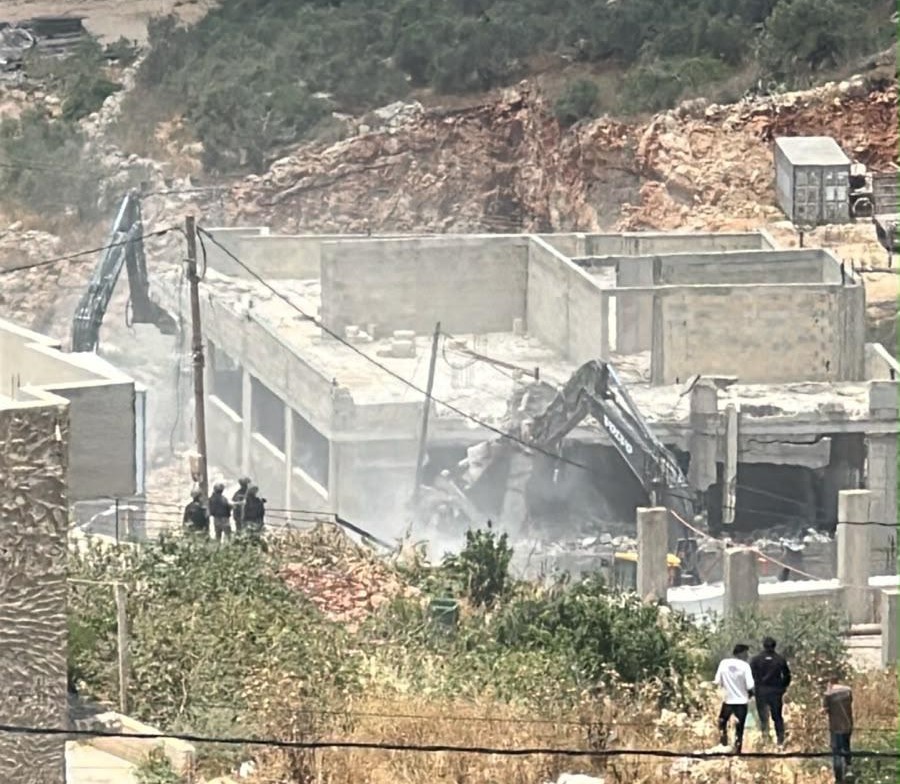 כוחות הכיבוש הרסו שמונה בתים בברטעה ומאיימים להרוס 12 נוספים
