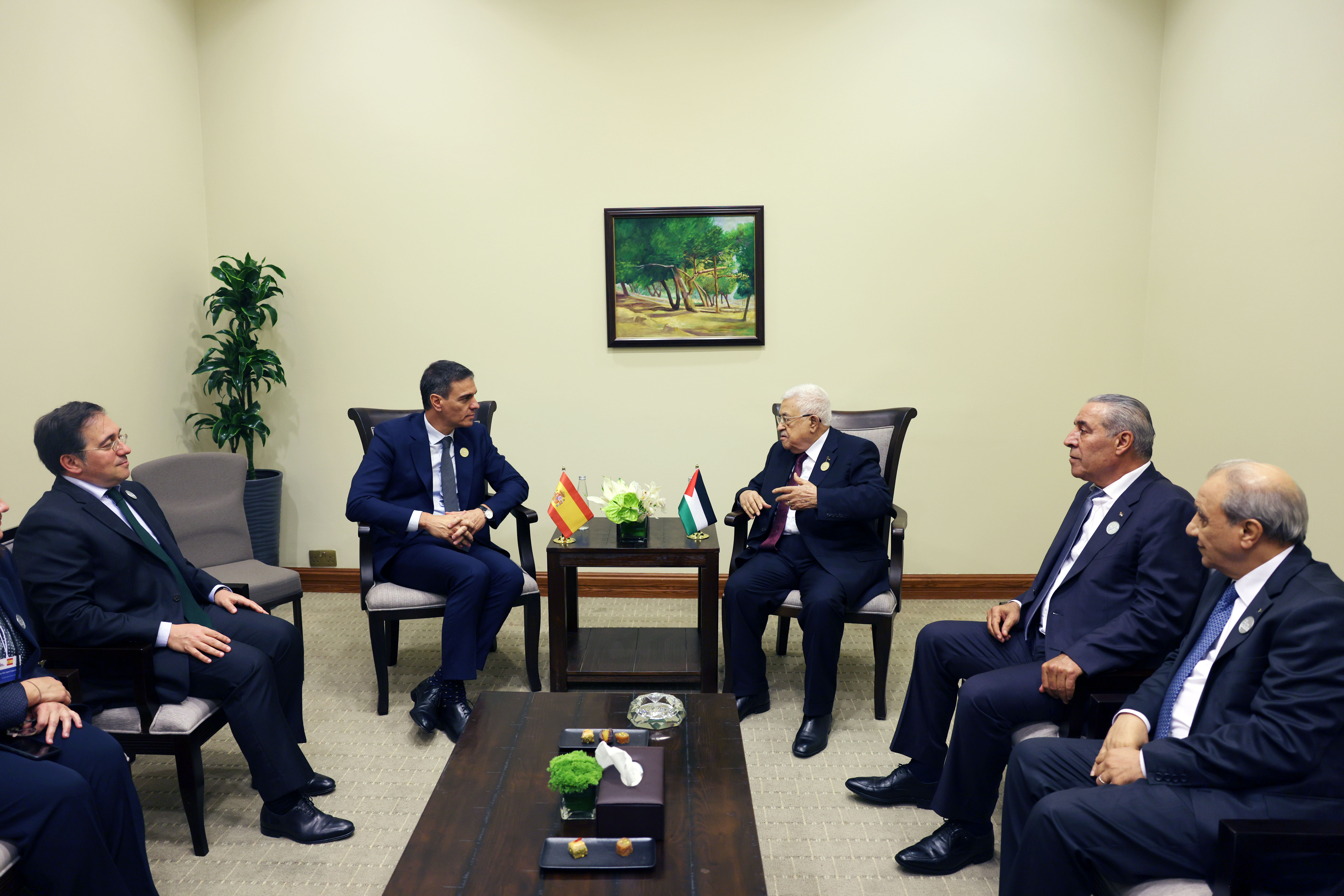 הנשיא עבאס דן בהתפתחויות האחרונות בזירה הפלסטינית עם ראש ממשלת ספרד