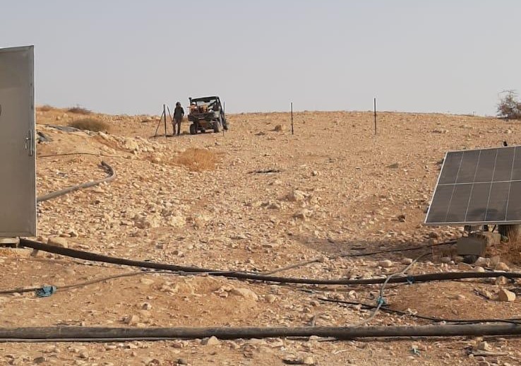 מתנחלים ממשיכים לגדר אדמות בבקעת הירדן הצפונית