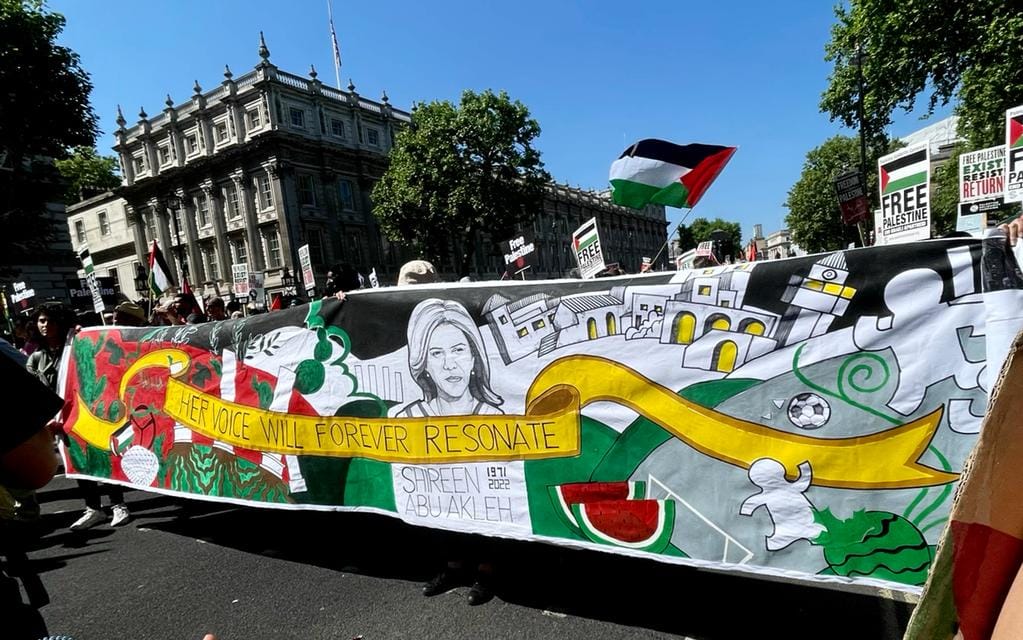 כאן לונדון, כאן שירין אבו עאקלה