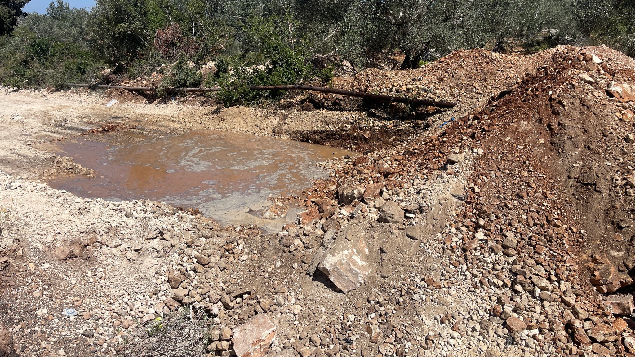 כוחות הכיבוש חסמו מחדש את הכניסה לאום צפא וניתקו את אספקת המים