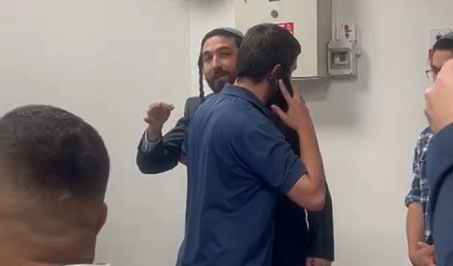 ח"כ צבי סוכות התפרץ לאירוע לציון הנכבה באוניברסיטה העברית ואיים על סטודנטים שהשתתפו בו