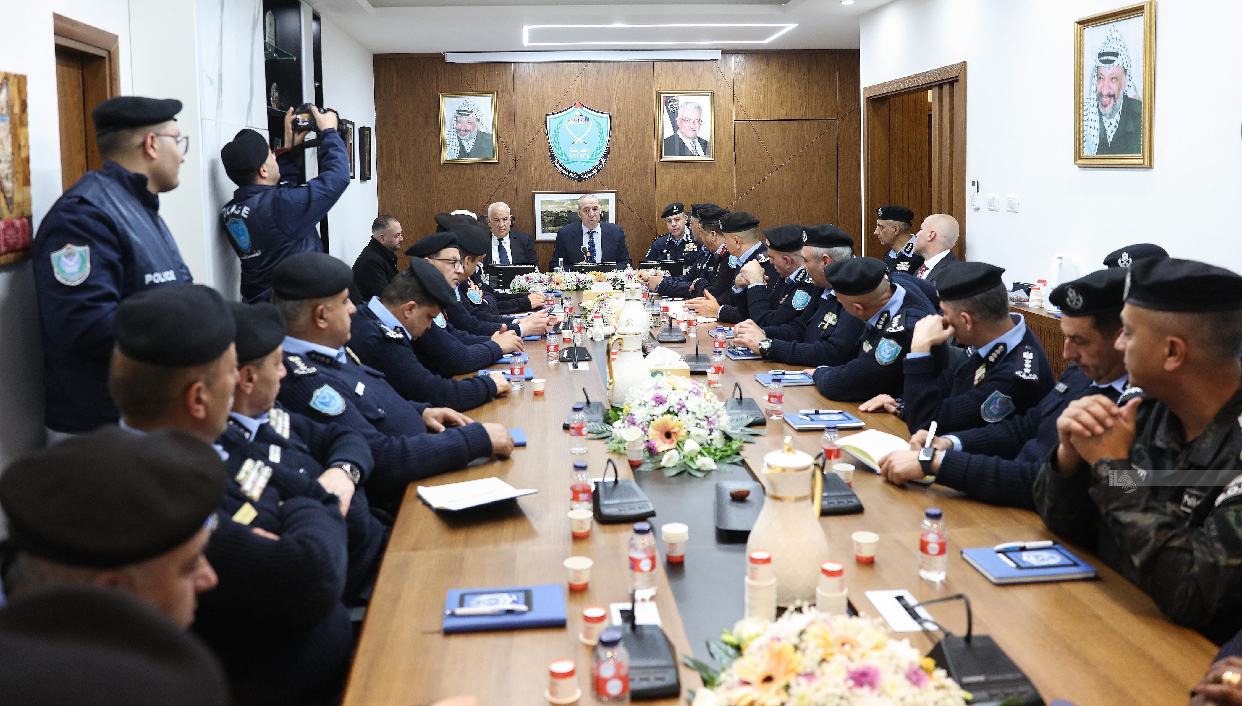 א-שייח’ ביקר במטה הכללי של המשטרה הפלסטינית