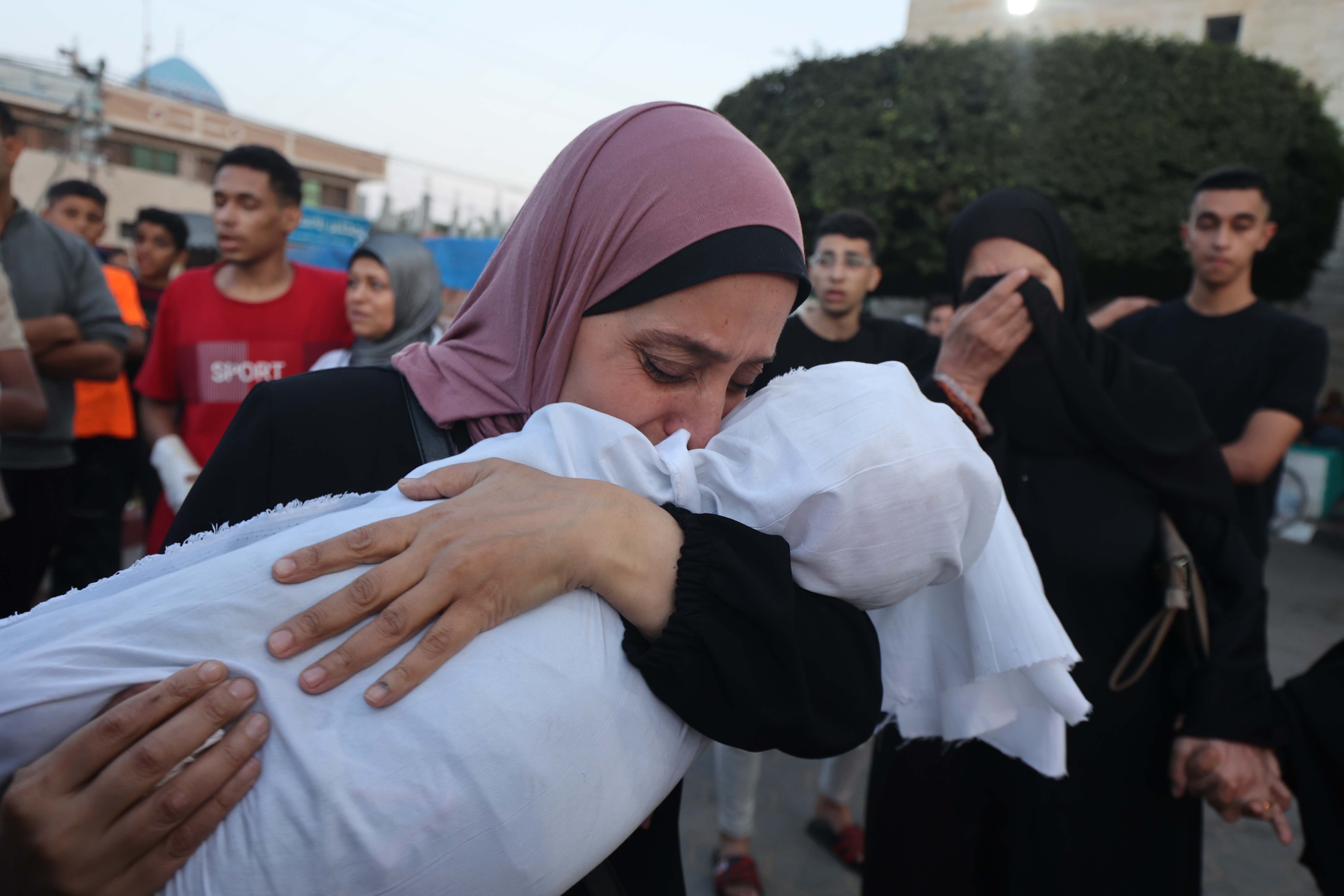 אונר"א: כוחות הכיבוש הורגים ילד בכל שעה ברצועת עזה