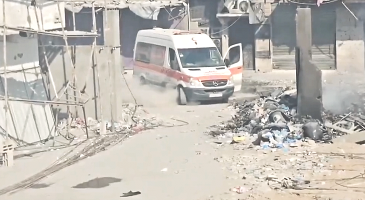 כוחות הכיבוש תקפו אמבולנס בכניסה לבית החולים כמאל עדואן בבית לאהיא